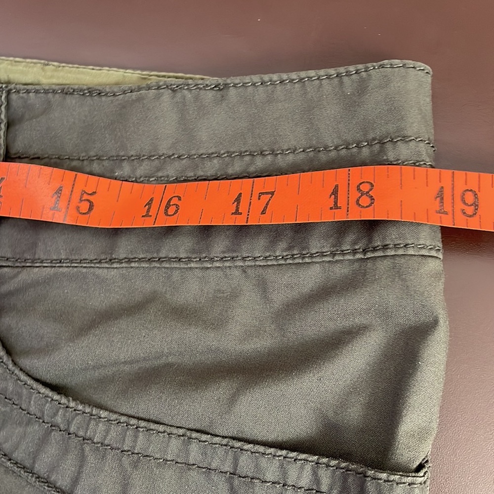 REI Women’s Hunter Green Activewear Shorts - 14 - Picture 10 of 11